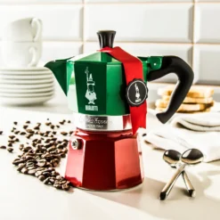 Bialetti - Moka Express Collection Italia (Tricolour), 3-Tassen-Kaffeemaschine, Aluminium -Kaffeegenuss Verkaufsgeschäft 0bbb4321d8607b4817cfc407502b8588