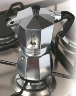 Bialetti Moka Express - 3 Tassen Espressokocher -Kaffeegenuss Verkaufsgeschäft 0ddf7688fff590de75c51e35a988f917