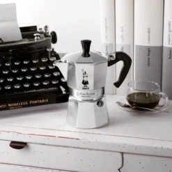 Bialetti Moka Express, Espressokocher 6Tassen + Adapterplatte Induktion 7 Bialetti Moka Express, Espressokocher 6Tassen + Adapterplatte Induktion -Kaffeegenuss Verkaufsgeschäft 353fa8040ab65b458b2c36c12de2646e