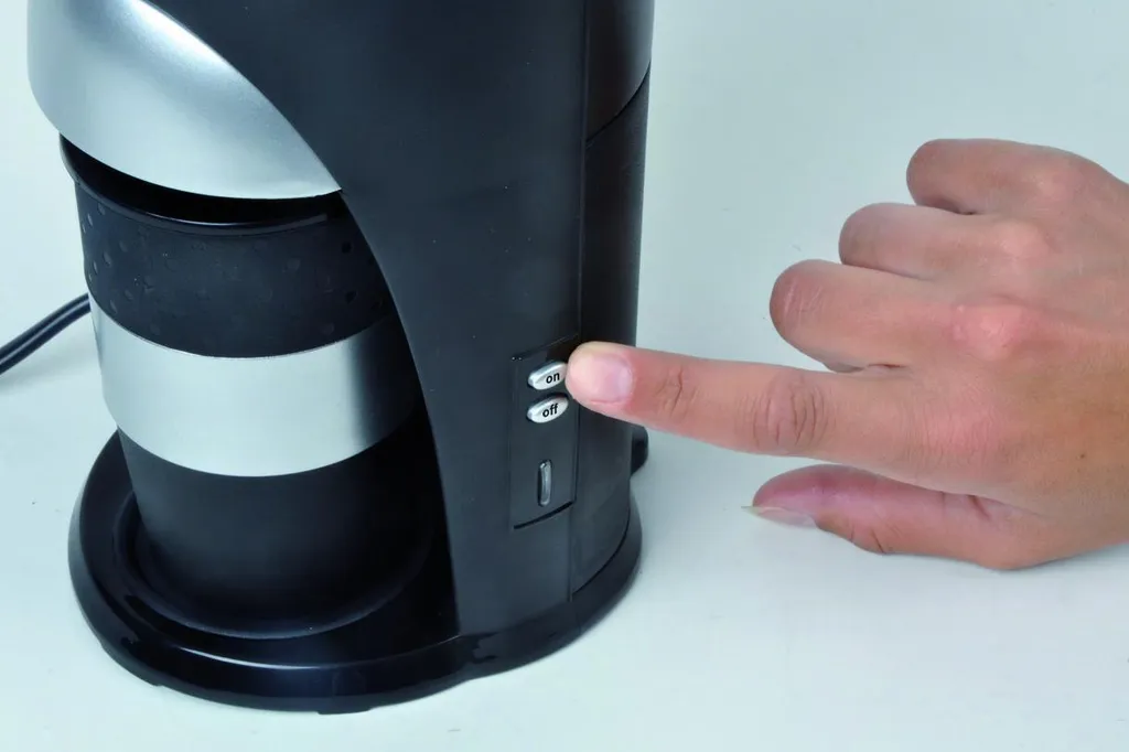 All Ride Kaffeemaschine - Kaffee - Coffee To Go - Car Truck 24V - Aktiva 300W - Pad Für 1 Tasse - Inkl. Becher 5 All Ride Kaffeemaschine - Kaffee - Coffee To Go - Car Truck 24V - Aktiva 300W - Pad Für 1 Tasse - Inkl. Becher – Bild 5