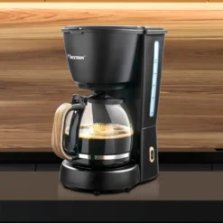 Bestron Filter-Kaffeemaschine Für 10 Tassen Kaffee, Inkl. 1,5 Liter Glaskanne, Permanentfilter & Warmhalteplatte, 1.000 Watt, Black & Wood-Design, Farbe: Schwarz / Holz 11 Bestron Filter-Kaffeemaschine Für 10 Tassen Kaffee, Inkl. 1,5 Liter Glaskanne, Permanentfilter & Warmhalteplatte, 1.000 Watt, Black & Wood-Design, Farbe: Schwarz / Holz -Kaffeegenuss Verkaufsgeschäft 64a8b9c4bca317a023030efc8a77a48e