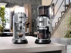 De'Longhi DeLonghi EC685.M Dedica Style Siebträger Espressomaschine Silber -Kaffeegenuss Verkaufsgeschäft 6837a642d36c5a7ff79b6b68c861af30
