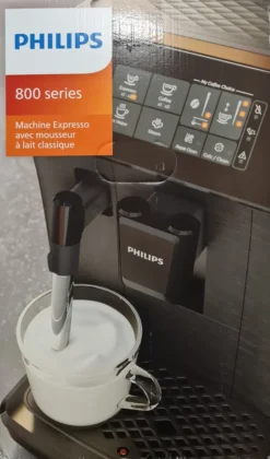 PHILIPS Kaffeevollautomat 800 Series EP0824/00 Mit Automatischer Entkalkung -Kaffeegenuss Verkaufsgeschäft 71ce092bc82626da11fec6d1cae693af