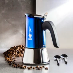 Bialetti NEW VENUS 4TZ Blu 11 Bialetti NEW VENUS 4TZ Blu -Kaffeegenuss Verkaufsgeschäft 7c65438ef9a201857508f43b4abe16e3