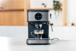 Black & Decker BLACK + DECKER Espressomaschine 20 Bar 16 Black & Decker BLACK + DECKER Espressomaschine 20 Bar -Kaffeegenuss Verkaufsgeschäft 88720e6f726f924e2da16936e6e33bd9