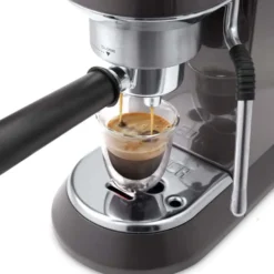 De'Longhi Dedica Arte EC885.M Siebträger-Espressomaschine 15 Bar Milchschaumdüse 6 De'Longhi Dedica Arte EC885.M Siebträger-Espressomaschine 15 Bar Milchschaumdüse -Kaffeegenuss Verkaufsgeschäft 94a9dfde939f18d4cf8d9a768a2bca07