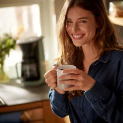 Tchibo Filterkaffeemaschine „Let’s Brew“, Für Bis Zu 10 Tassen Filterkaffee, 1,2L Aroma-Glaskaraffe, Edelstahl-Warmhalteplatte, Tropf-Stopp, Abschaltautomatik, Hellgrün -Kaffeegenuss Verkaufsgeschäft a277c1c66cbff00d80c4230fa88bc5e8